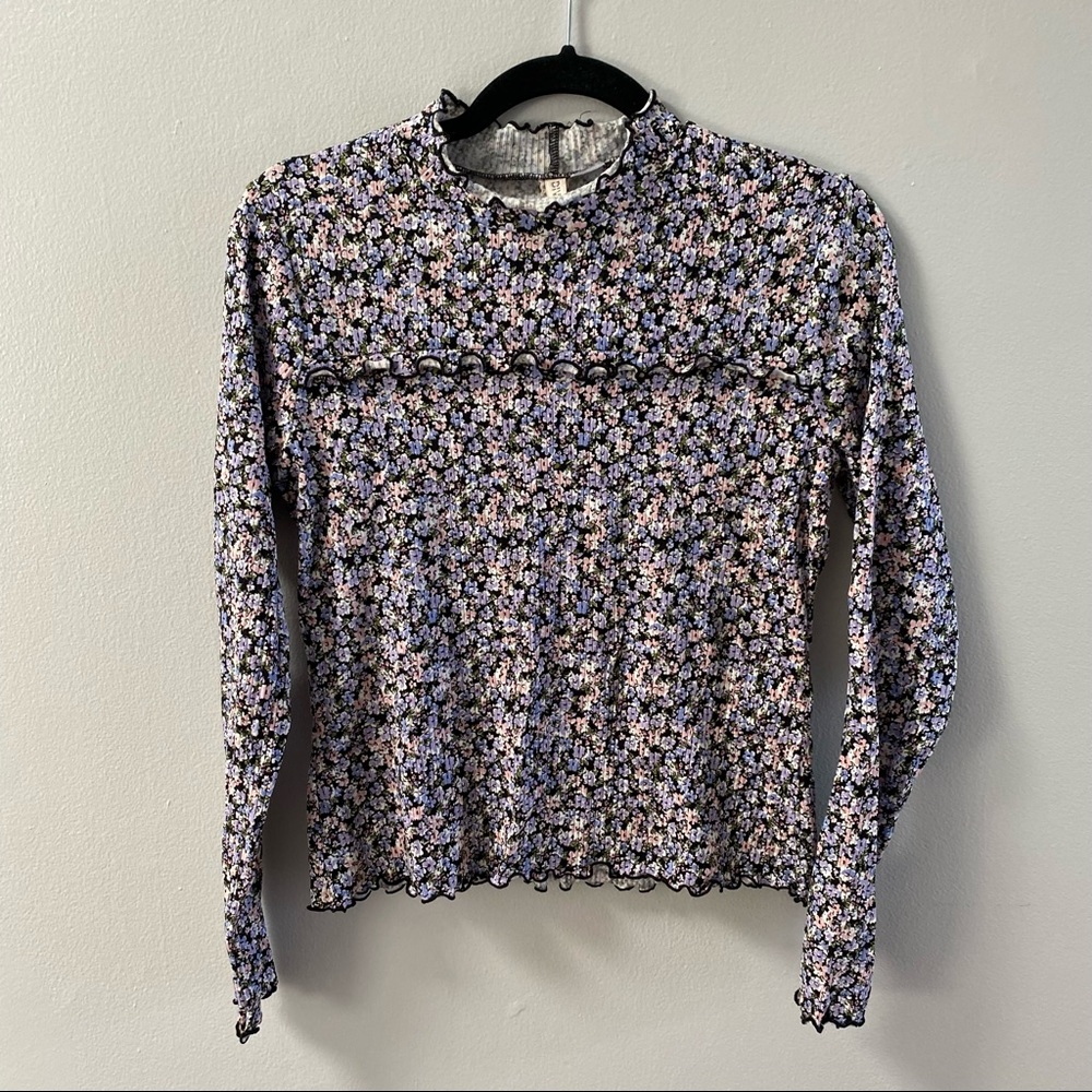 NWT FLORAL MOCK NECK